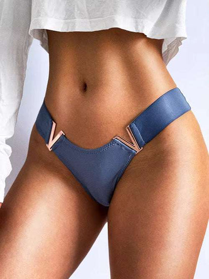 Seamless V-Waisted Thong | Women’s No-Show Metallic Panty | Smooth Stretchy V-Cut Underwear | Sexy Intimate Lingerie | Breathable & Comfortable Panty | Valentine’s & Holiday Lingerie Gift | Luxury Metallic Lingerie Women | Soft & Supportive Women’s Underwear | Elegant V-Cut Lingerie for Special Occasions